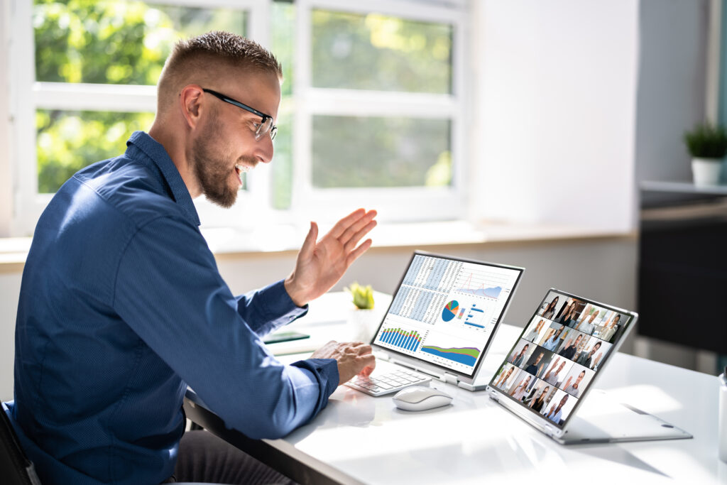 Nowy system – stare biurko. Migracja do Mitel CX nie musi oznaczać rewolucji w organizacji, ale krok w stronę lepszej efektywności.